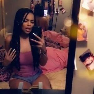 Meet your Posher, Victoria